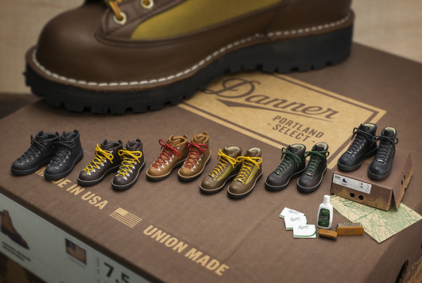 【新商品】ワークブーツメーカーDANNER（ダナー）より許諾を受け開発した「DANNER miniature collection」が2022年9月下旬より発売画像