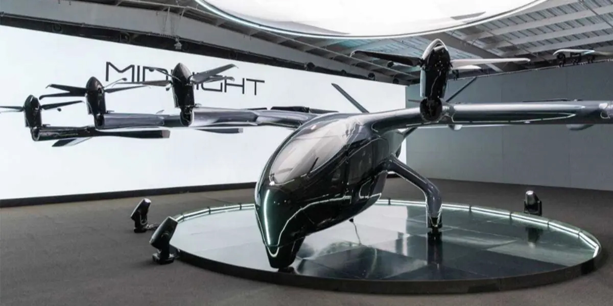 空飛ぶクルマ“Midnight” 実機サイズ・モデル機体